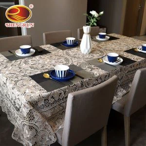 Fata De Masa Din Tesatura De Broderie Cu Trei Cercuri